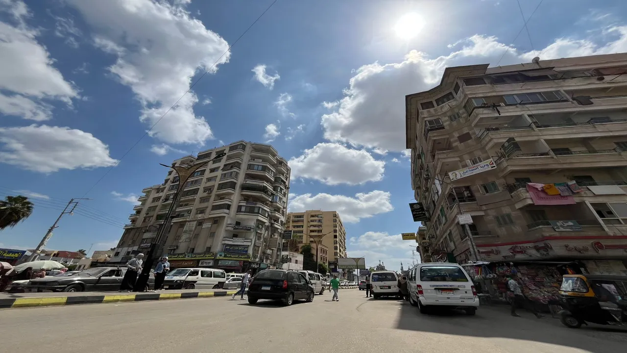 تحذير من تقلبات جوية حادة وموجة ارتفاع في درجات الحرارة داخل مصر